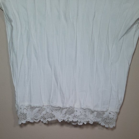 ZARA: White Cropped Top with Lace Detail - Picture 2 of 3